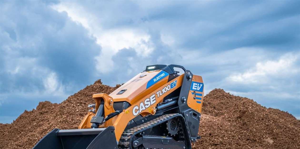 CASE 550SV și TL100EV: buldoexcavator de 55 kW și încărcător electric compact