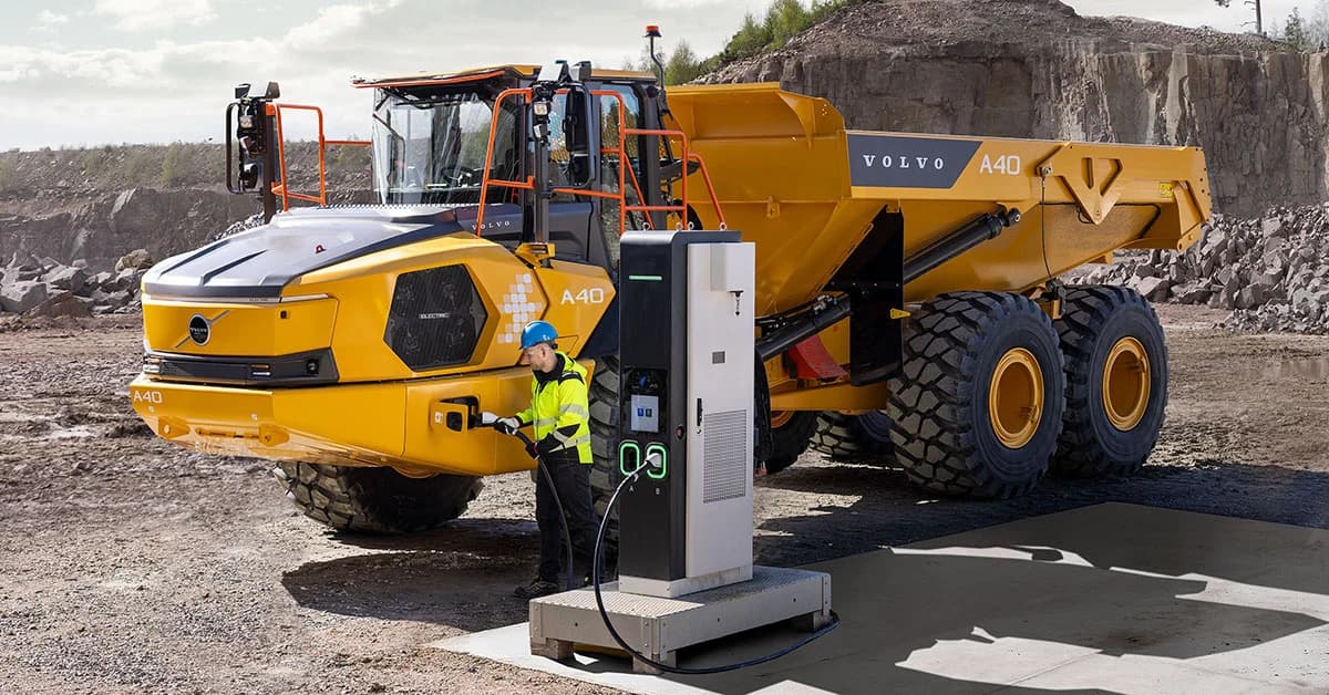 Volvo CE începe producția în serie a autobasculantelor electrice A30 și A40
